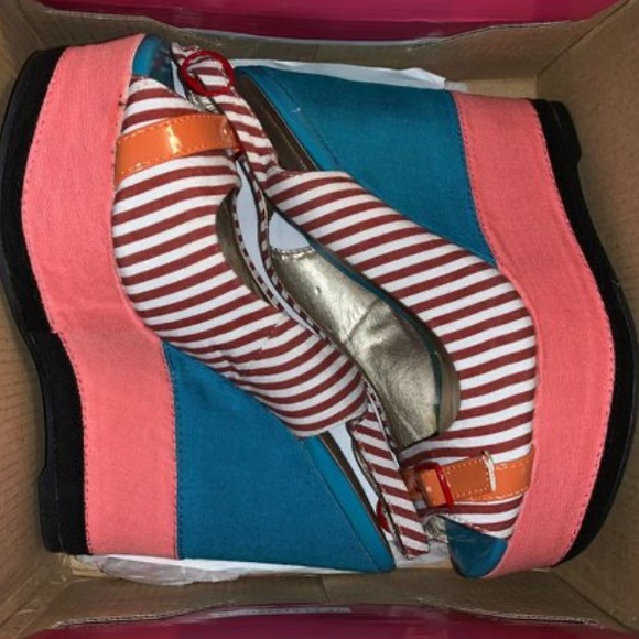 Colorblock Platform Wedges - Picture 1 of 3